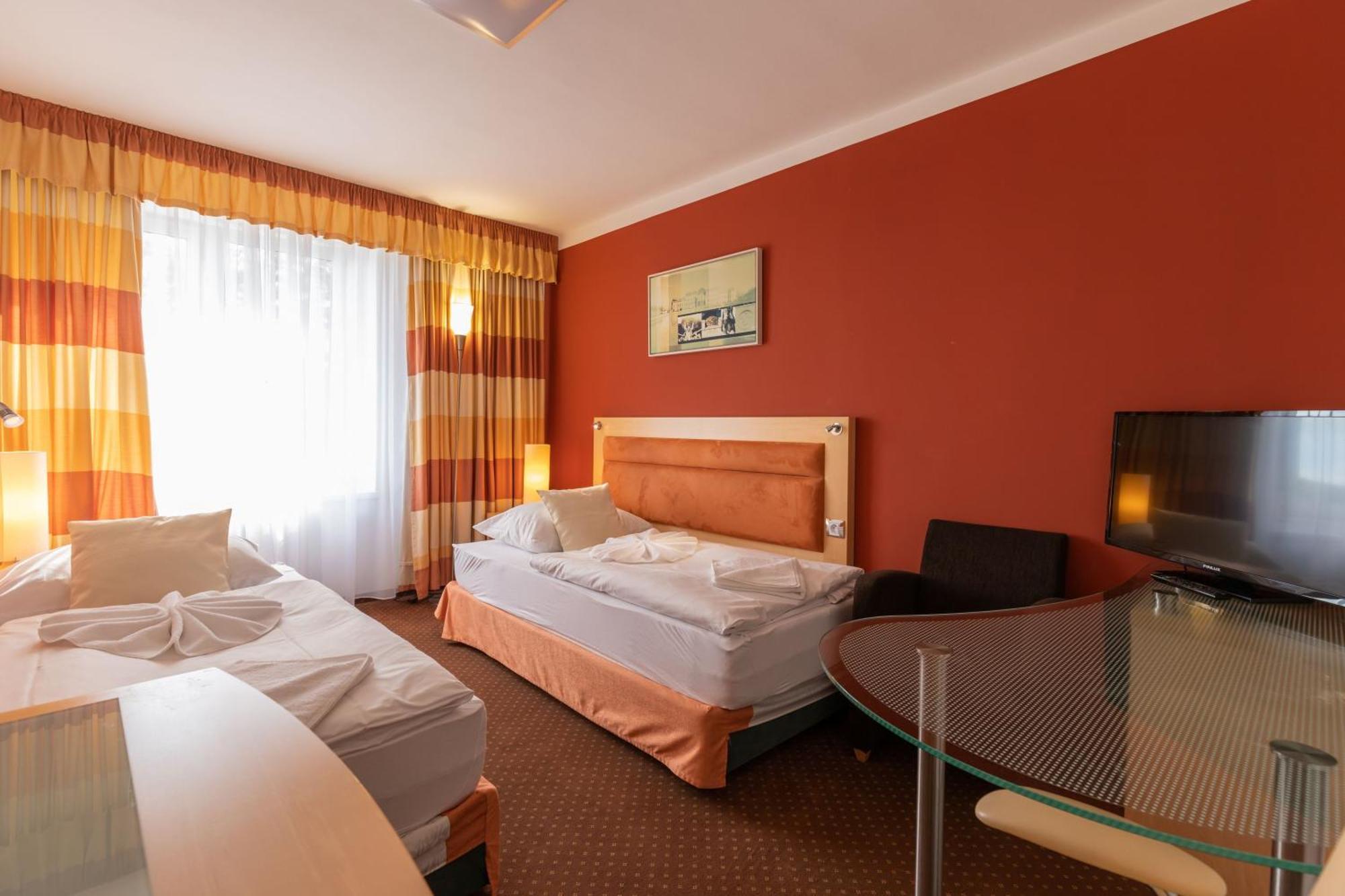 Active & Wellness Hotel Subterra Ostrov  Bilik gambar