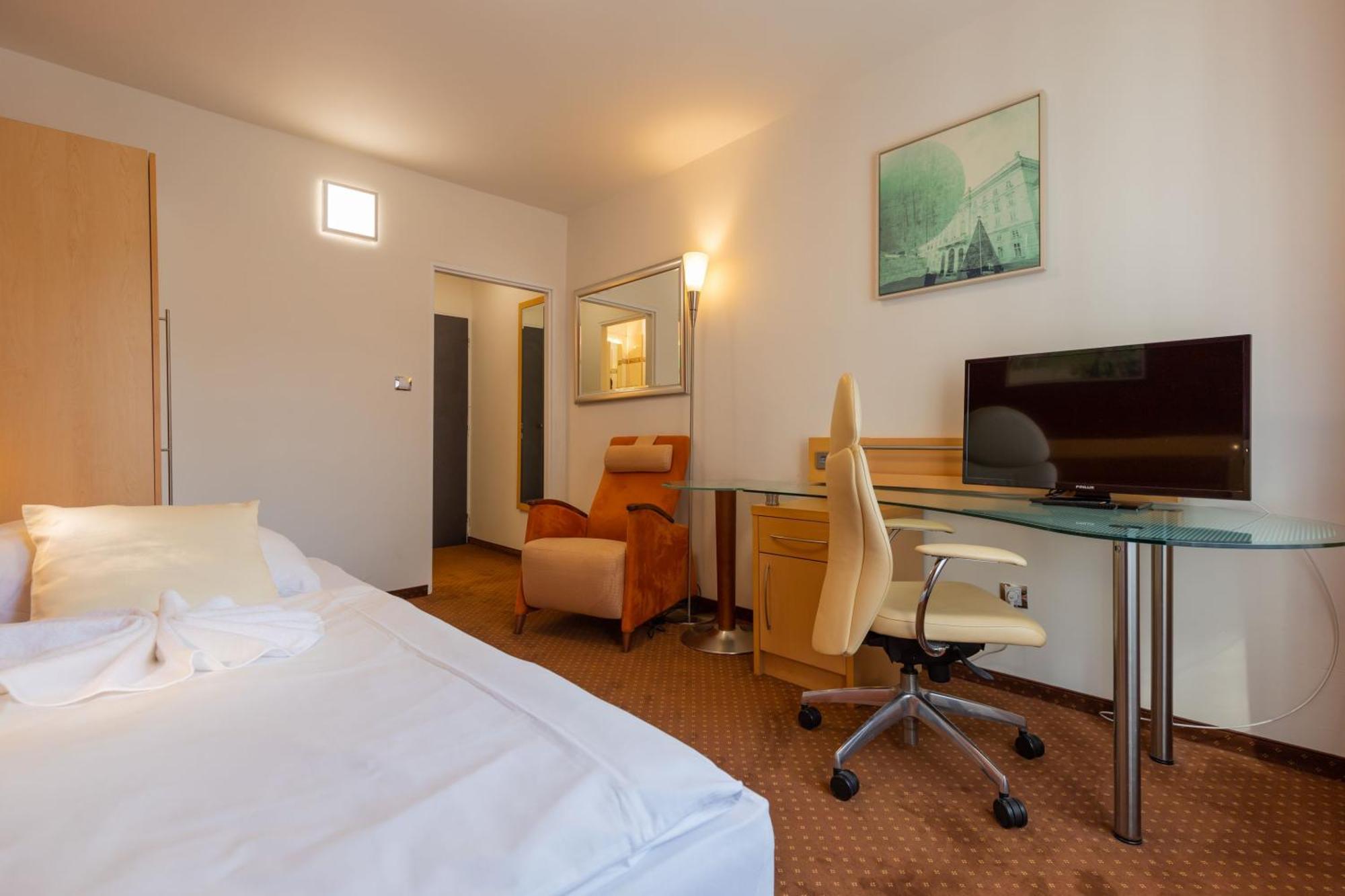 Active & Wellness Hotel Subterra Ostrov  Bilik gambar
